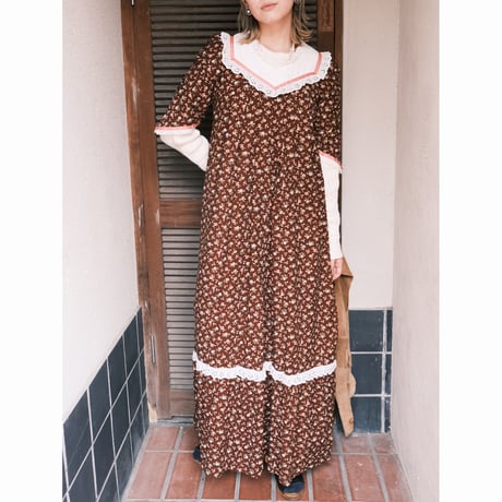 Hawaiian dress / brown×flower