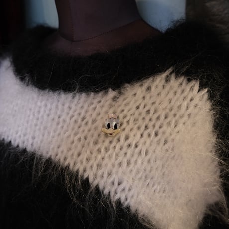 ZUNI / Daisy Duck brooch (pendant top)