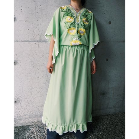 embroidery setup (tops×skirt) “light green”