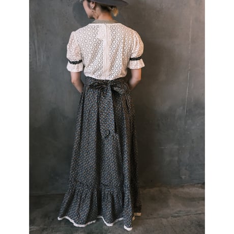 vintage / lace × flower dress