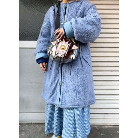 special item / leather shoulder bag