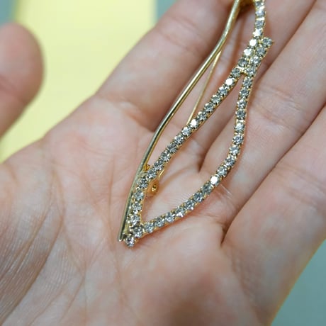 "tulip" and "hart" rhinestone brooch