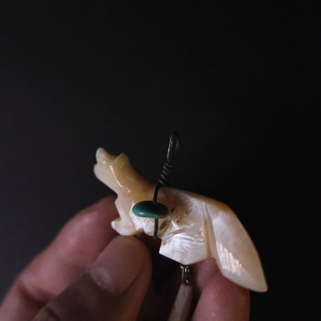 ZUNI / fetish “bear” necklace top