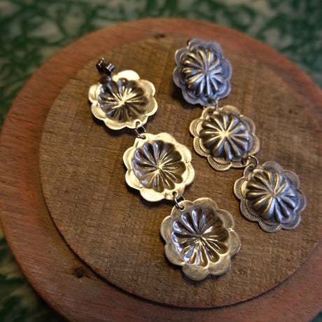navajo/indian jewelry/concho pierce