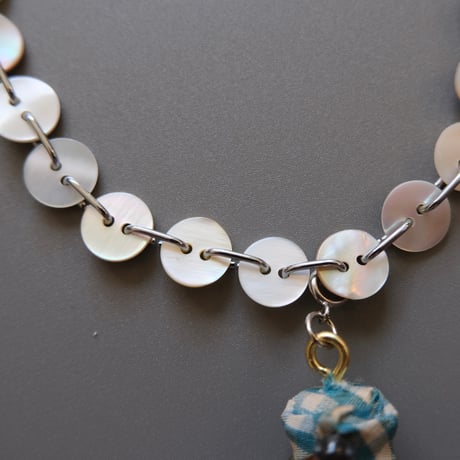 eski. original shell chain necklace "girl mascot"