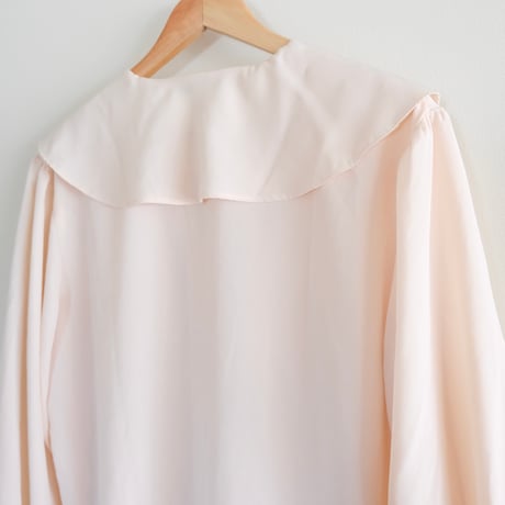 frill blouse / ivory
