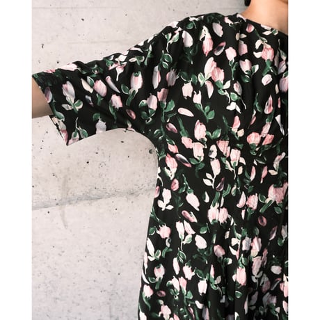 “MARNI” neck ribbon black×flower print dress