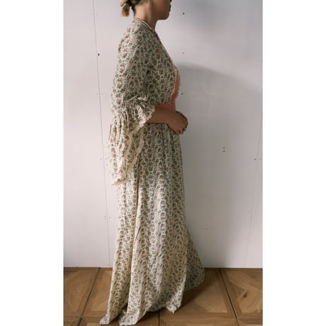 70s vintage bell sleeve dress
