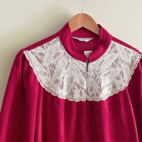 velours dress with lace