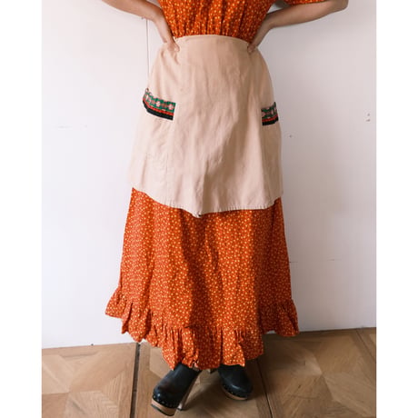 apron “beige”