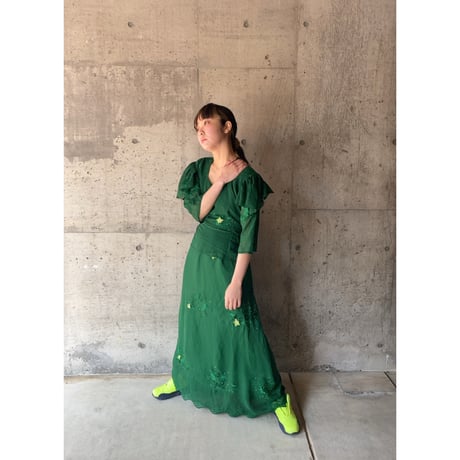 embroidery green dress