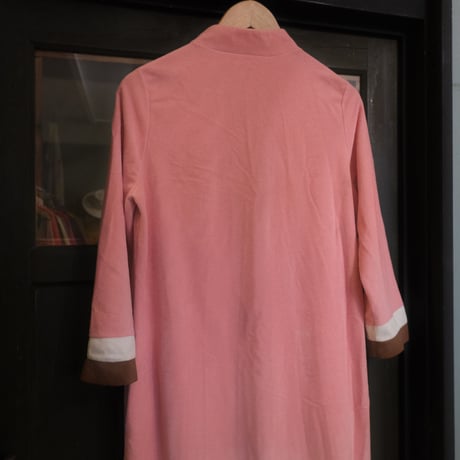 pink × brown stand collar dress