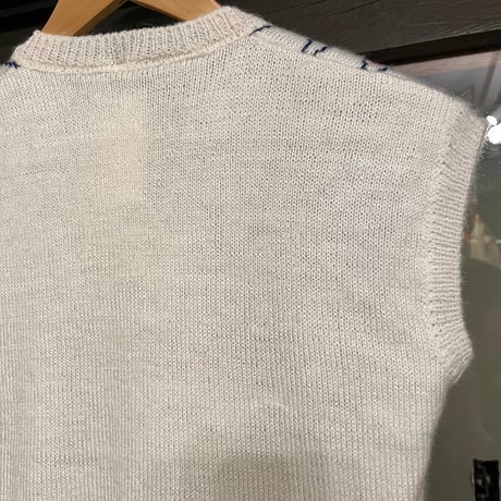 design knit vest