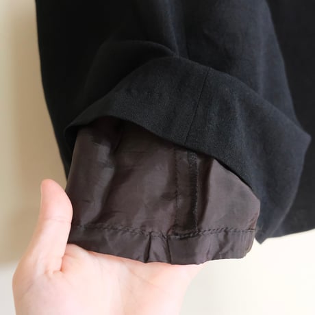 no-sleeve black simple dress
