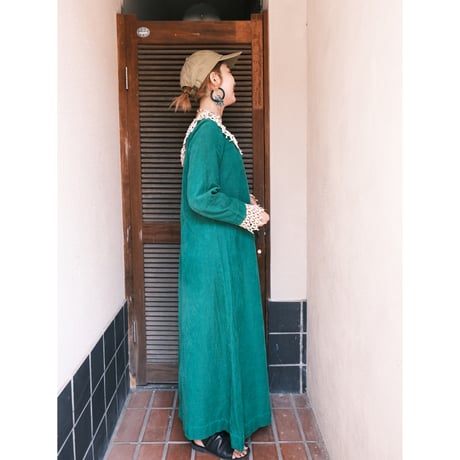 70s vintage / corduroy dress with lace collar