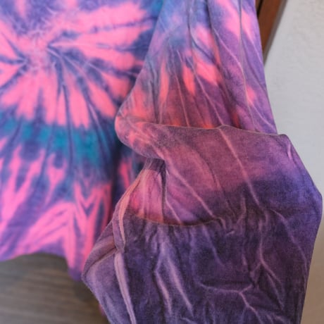 tie-dye long sleeve tee