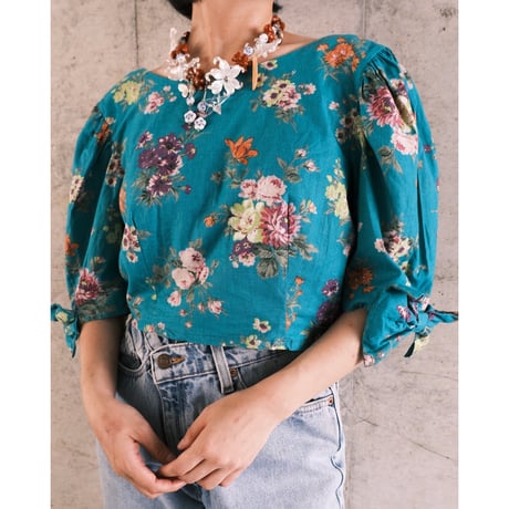 back ribbon flower print tops