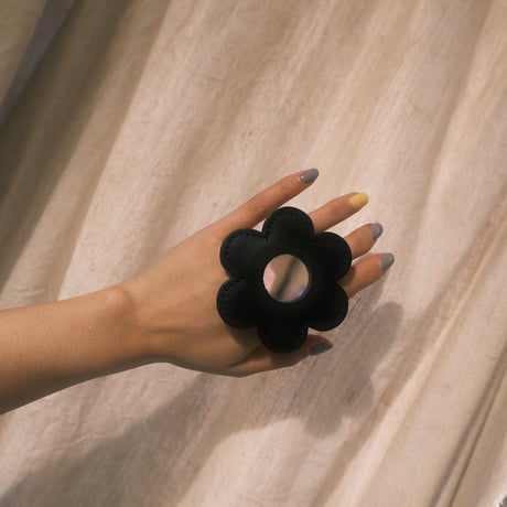 lili by SERI / silhouette series / flower ring