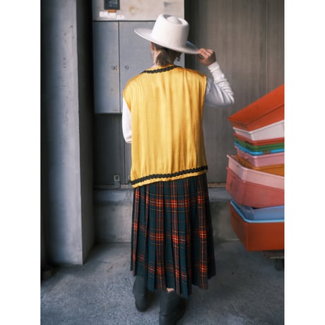 made in Scotland / wool check skirt