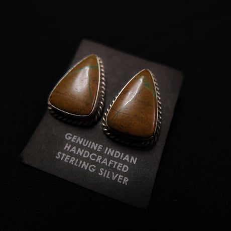 indian jewely / boulder turquoise pierce