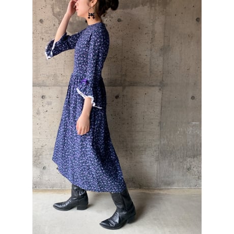 70s bell sleeve flower print dress