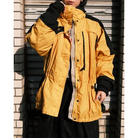 Columbia / nylon jacket