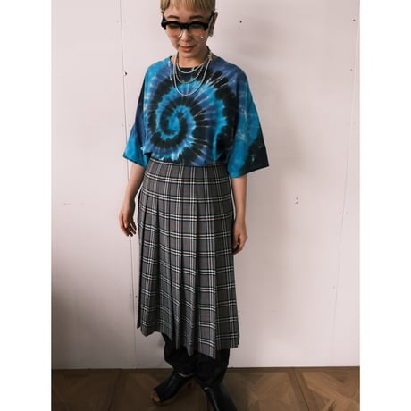 Burberry's / check pleats skirt / gray