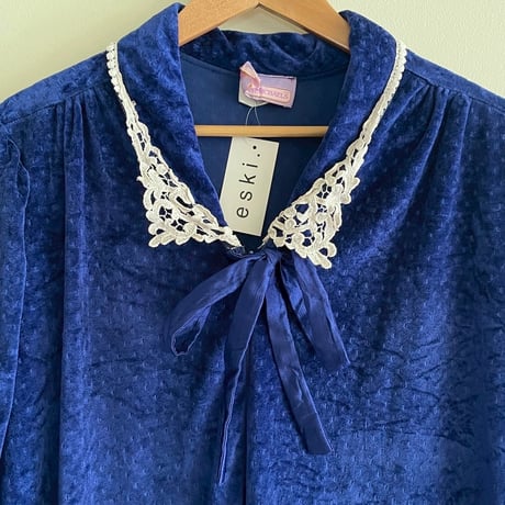 velours dress with lace