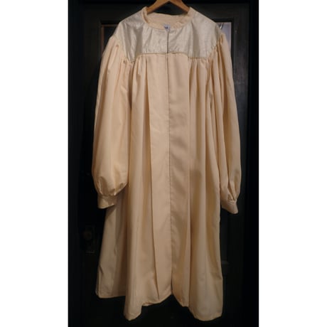 MURPHY ROBES / volumey gown