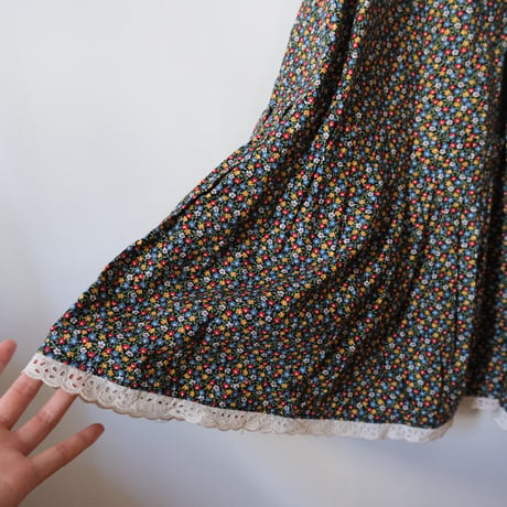 vintage / lace × flower dress