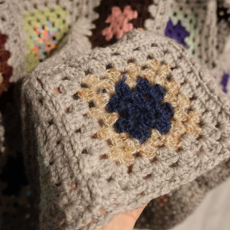 granny square bottleneck knit / gray