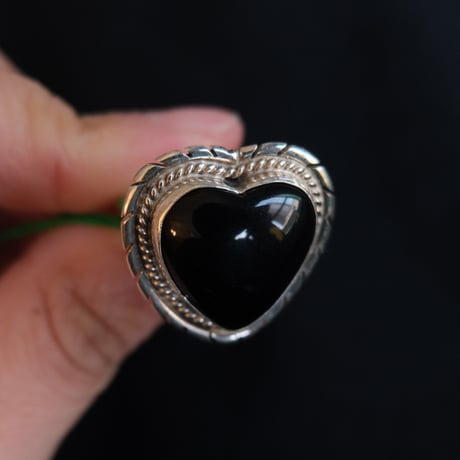 navajo / onyx "❤︎" ring