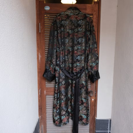 China gown / black
