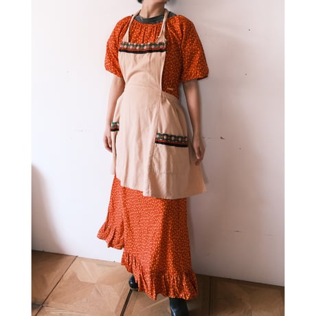 apron “beige”