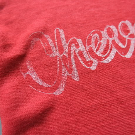 old print tee / red