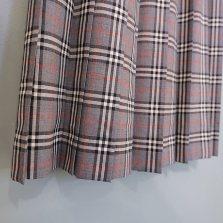 Burberry's / check pleats skirt / gray