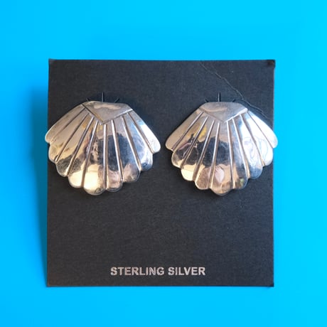 indian jewely / "shell" motif pierce