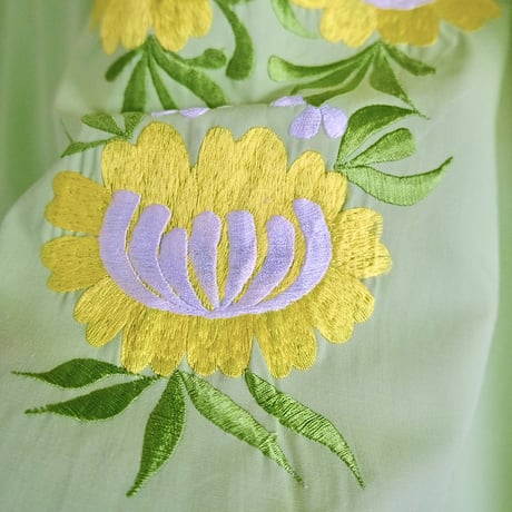 embroidery setup (tops×skirt) “light green”