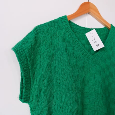 hand knit vest / green