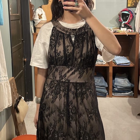no-sleeve lace dress “black”