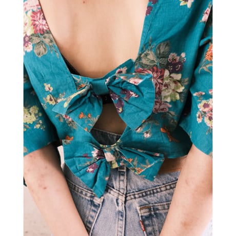 back ribbon flower print tops