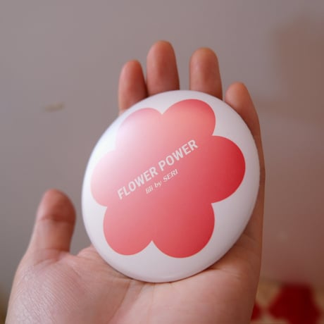 lili by SERI / FLOWER POWER can badge