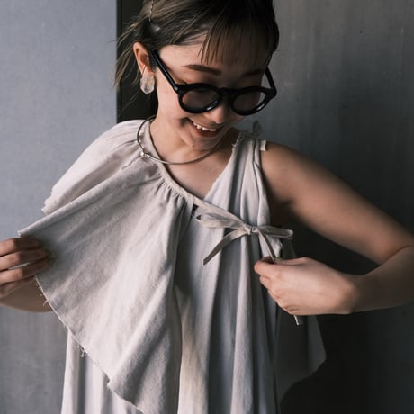 eski. original frill collar