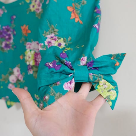 back ribbon flower print tops