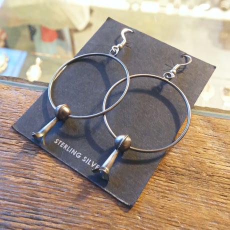 navajo / squash blossom hoop pierce