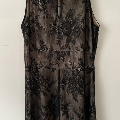 no-sleeve lace dress “black”