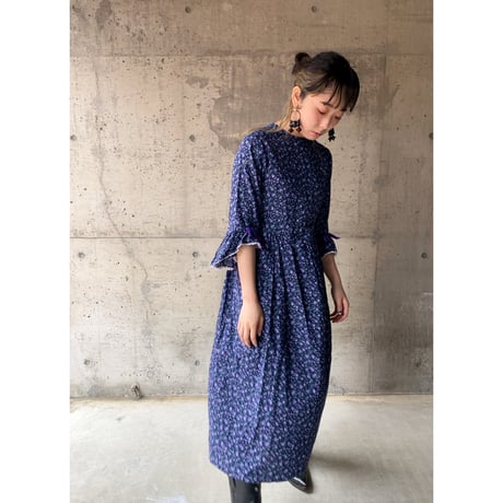 70s bell sleeve flower print dress