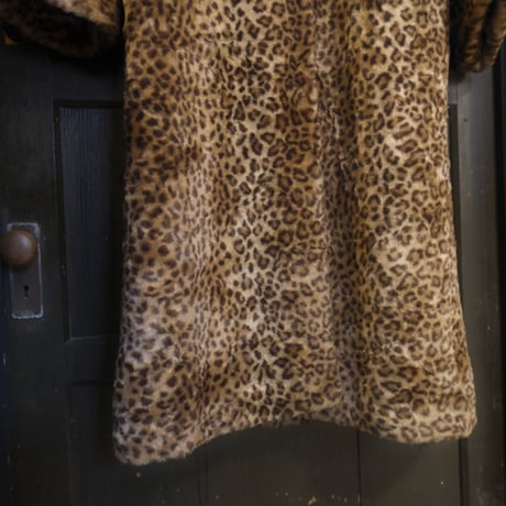 vintage leopard fake fur coat