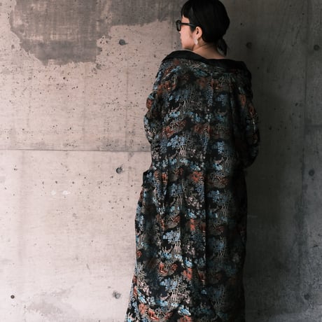 China gown / black