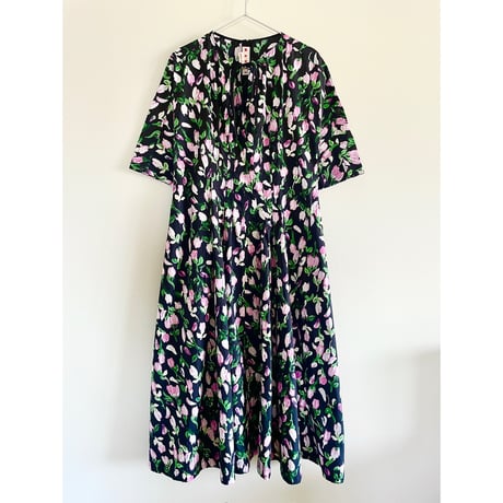 “MARNI” neck ribbon black×flower print dress